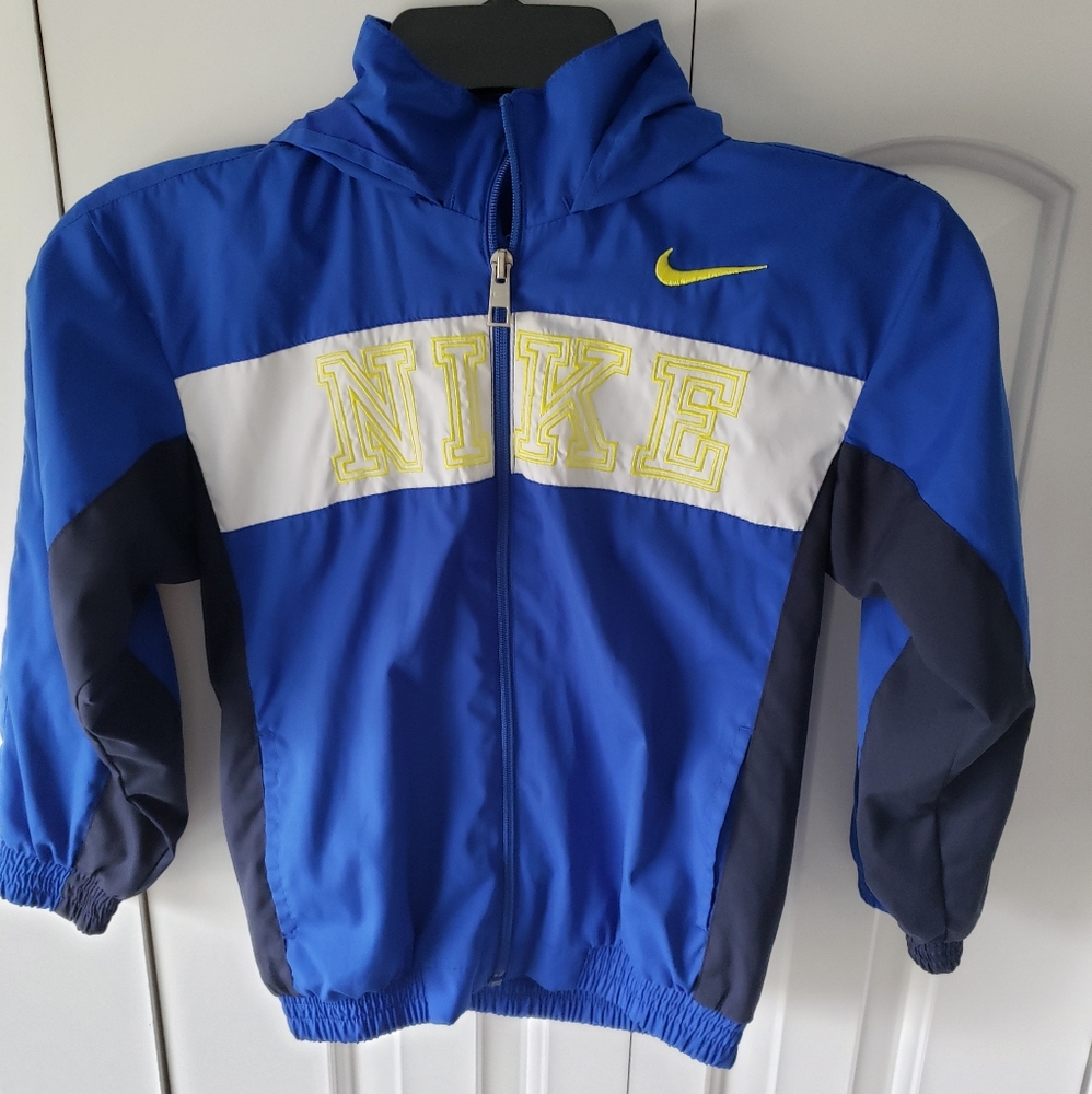 Nike Boys Light Windrunner Jacket Size 6